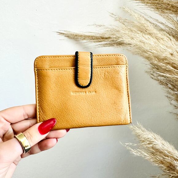 VINTAGE CLUB Brown Tan Leather Zipper Coin Purse Clutch Wallet Card Organizer - Picture 1 of 10